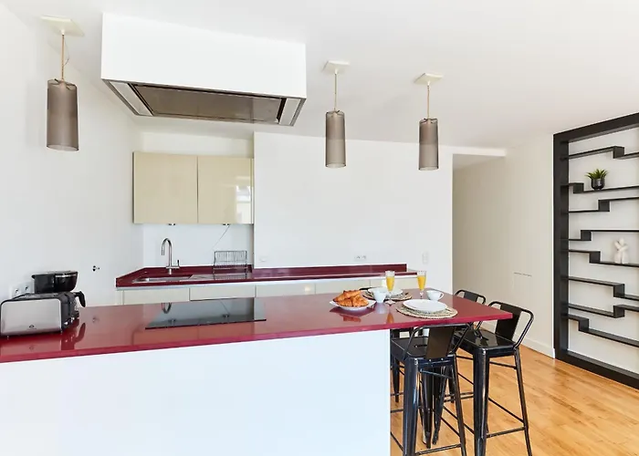 Latin Quarter - 1Br With Balcony - Cityapartmentstay